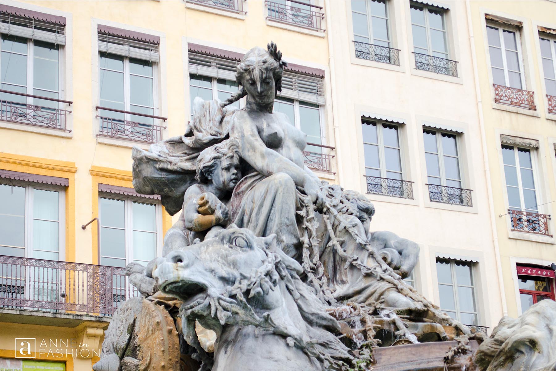 La Place des Terreaux Fontaine Bartholdi